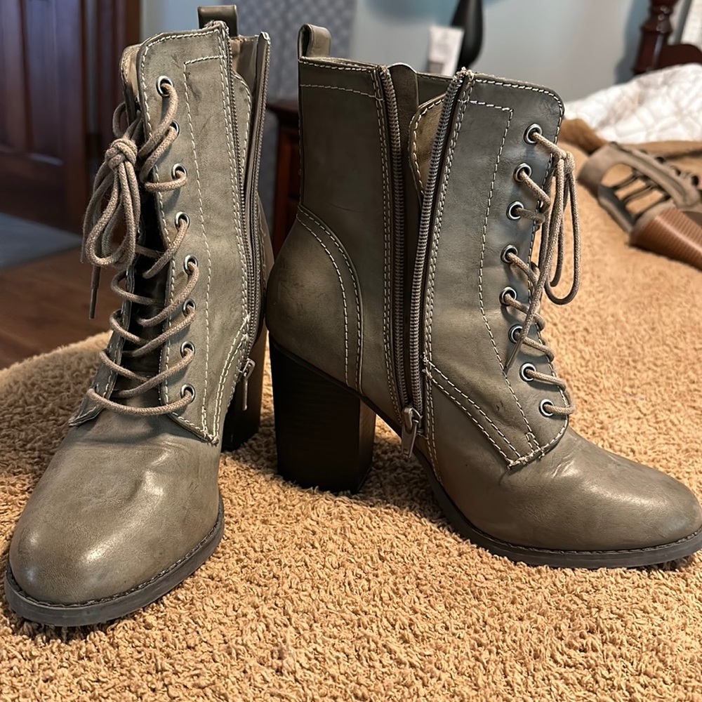 High Heeled Boot